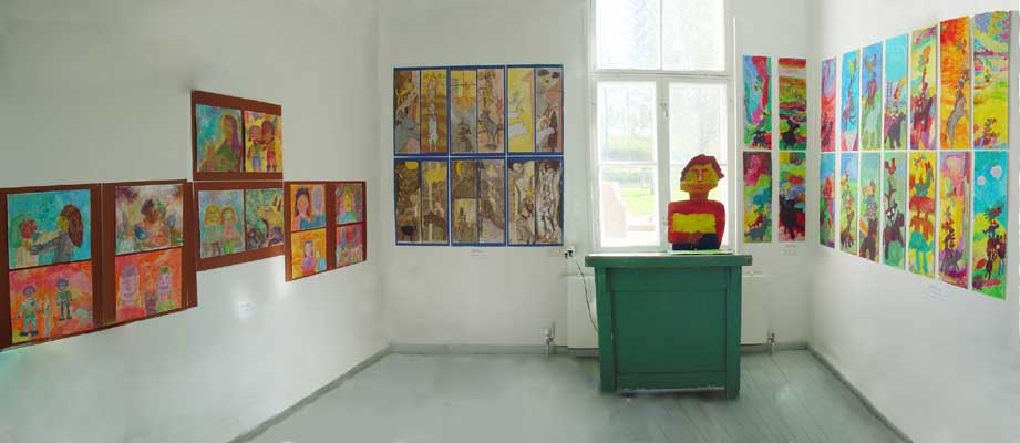 The exhibition Silm�t Auki shows works by children from different schools in Mikkeli.